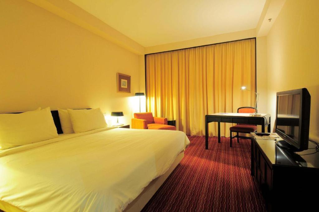 Tanahmas The Sibu Hotel Экстерьер фото