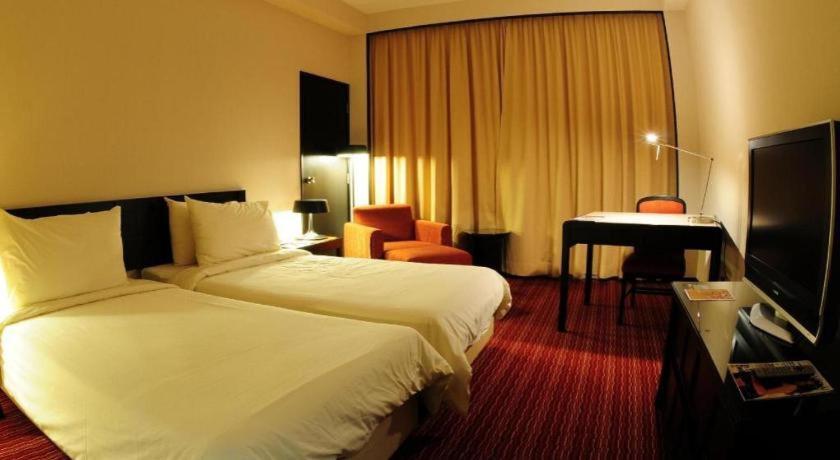 Tanahmas The Sibu Hotel Экстерьер фото