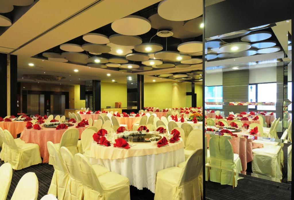 Tanahmas The Sibu Hotel Экстерьер фото