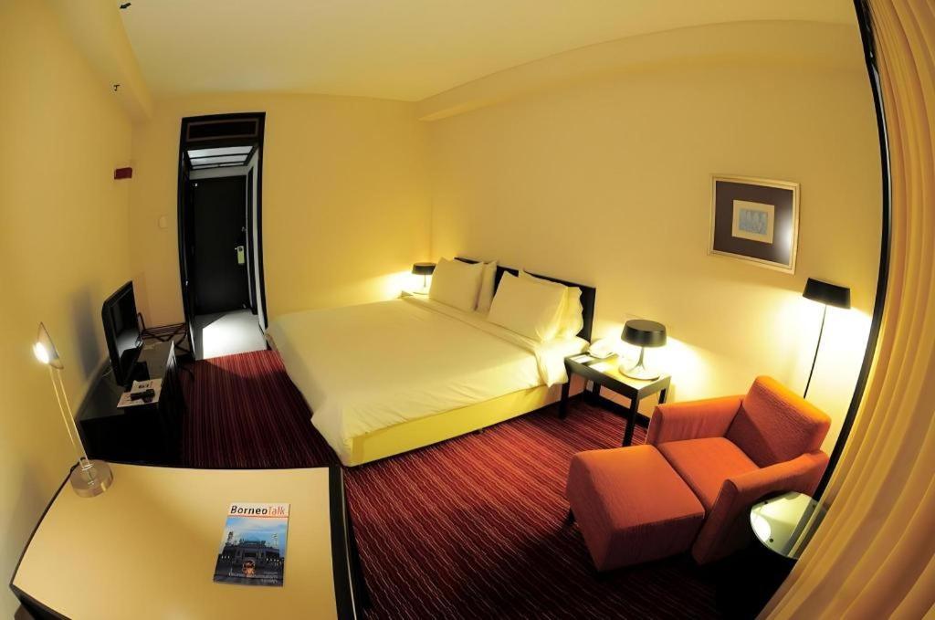 Tanahmas The Sibu Hotel Экстерьер фото